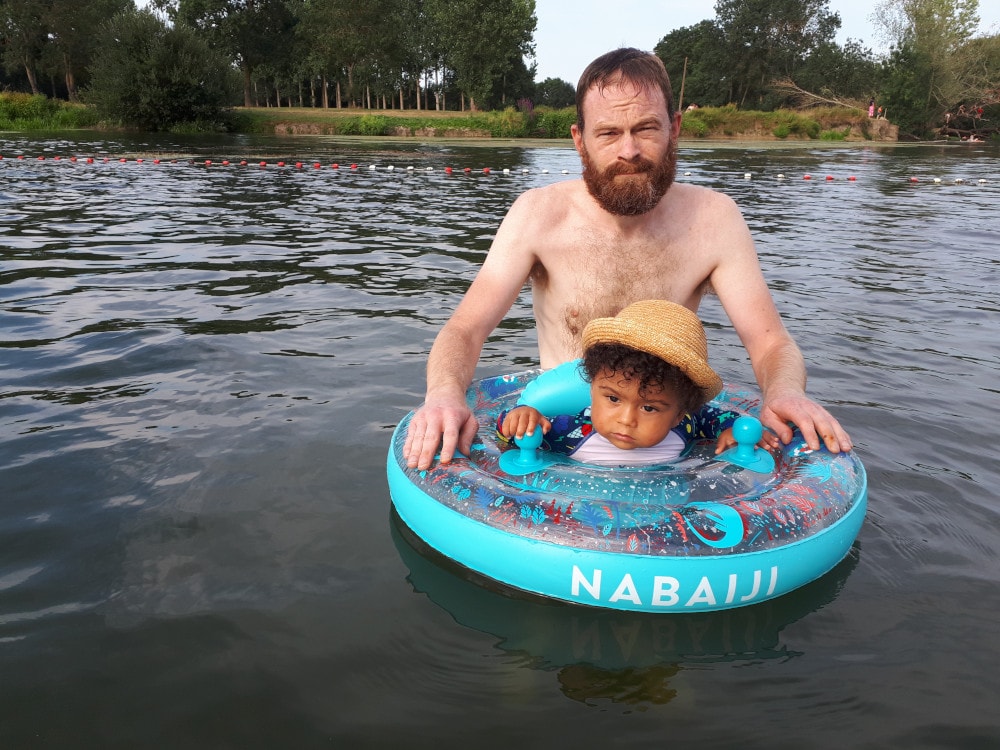 Boris avec Adao dans l'eau